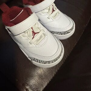Jordan Spizike Low TD 'Team Red' baby/toddler shoes. 
White and burgundy.